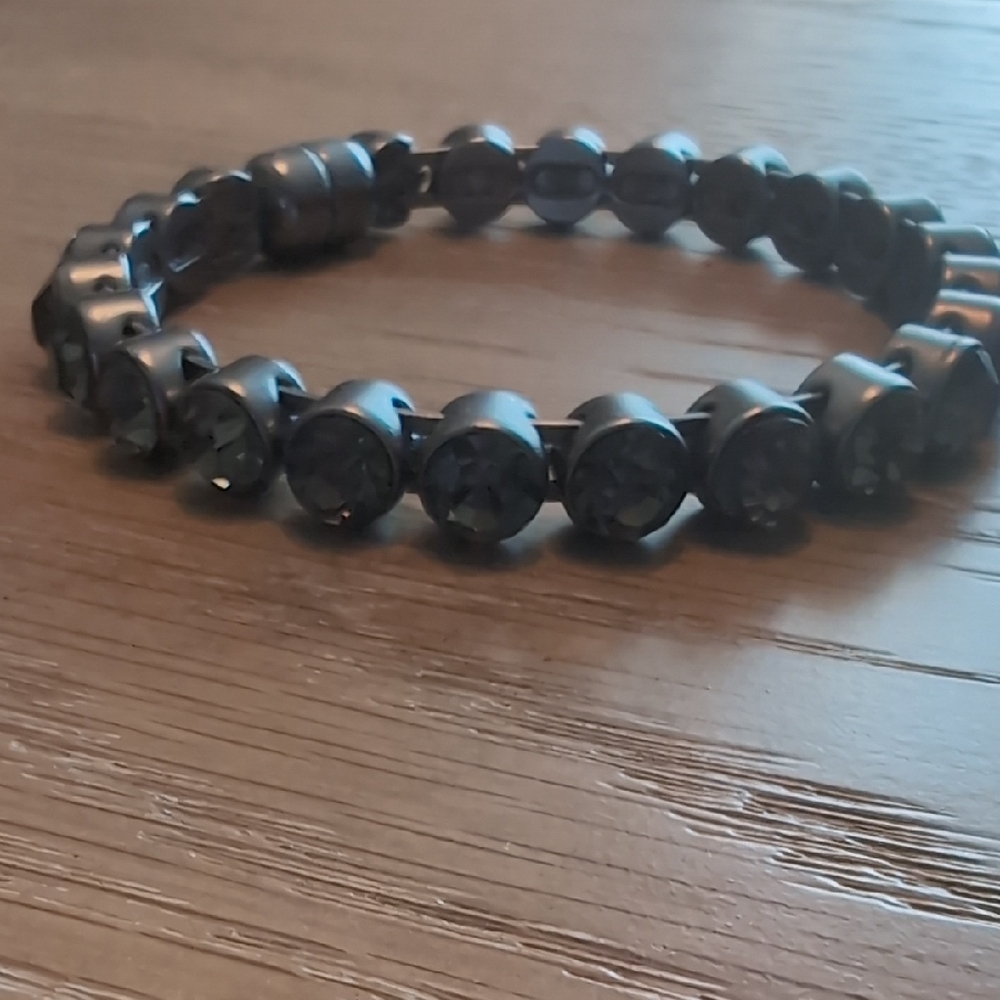 Plunder Jewelry Black Rhinestone Magnetic Bracelet